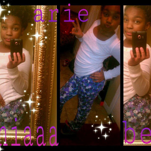 Nia Bell Photo 7