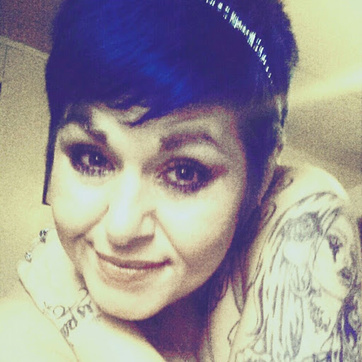 Elizabeth Cowart Photo 11