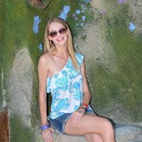 Caroline Snyder Photo 10