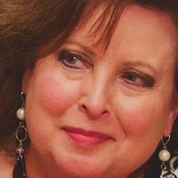 Suzanne Darnell Photo 9