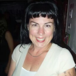Sara Scott Photo 38