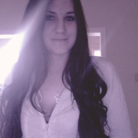 Jennifer Horvath Photo 13