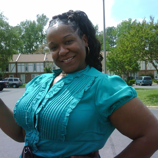Lisa Tyler Photo 21