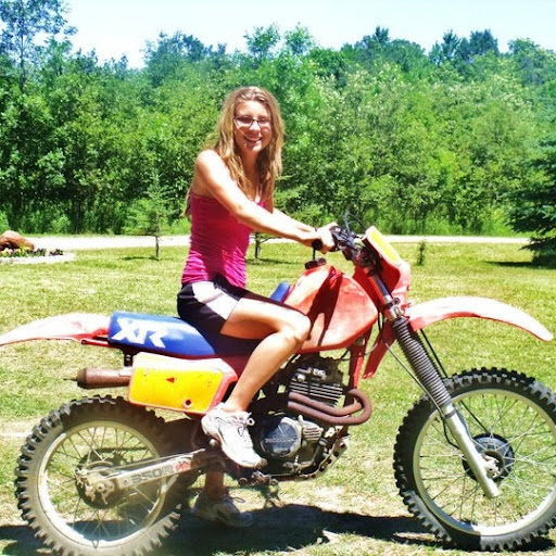Taylor Gilbert Photo 23