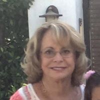 Linda Hooper Photo 10