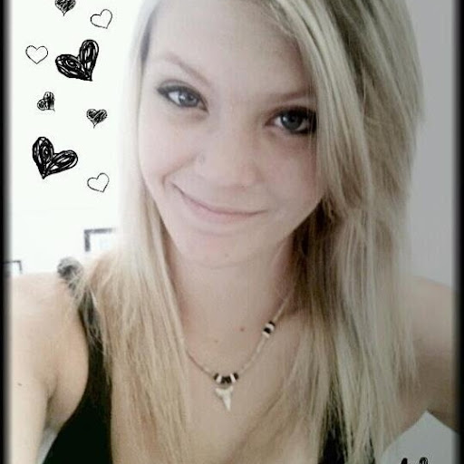 Amanda Eaton Photo 42