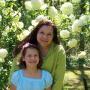 Julie Rowland Photo 27
