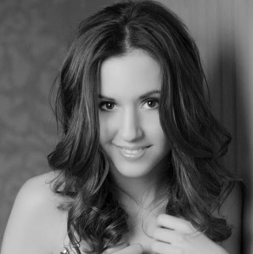 Rosie Newton Photo 19