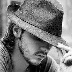 Adam Bold Photo 12
