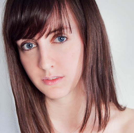 Laura Hagen Photo 8