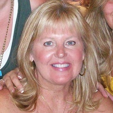 Laura Blackburn Photo 22