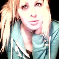 Laura Banks Photo 18