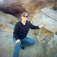 Elizabeth Deeds Photo 5