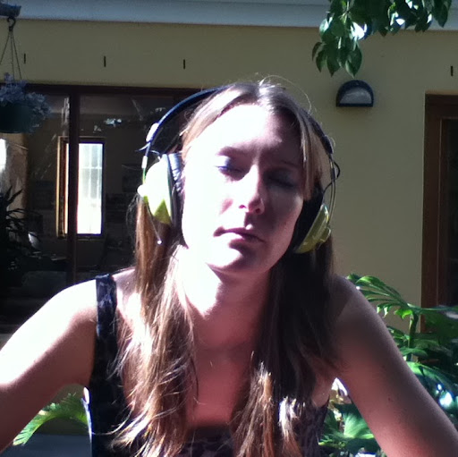 Anne Hanson Photo 14