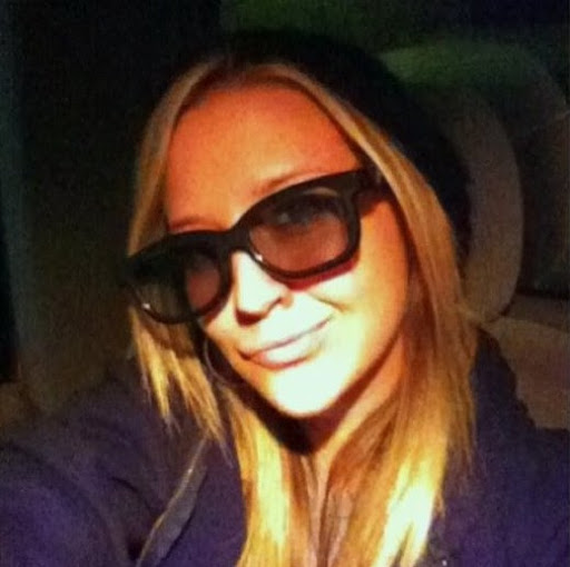 Natalie Pierce Photo 15