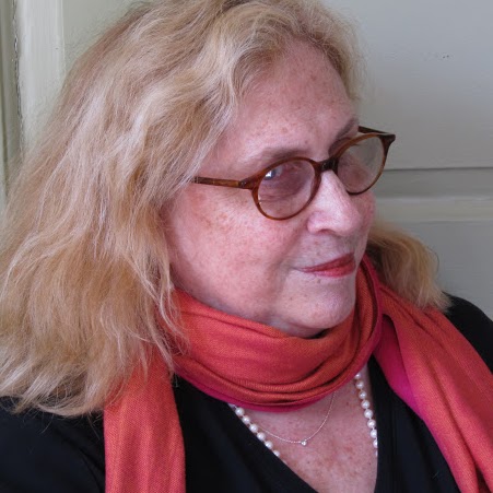 Paula Rhodes Photo 33