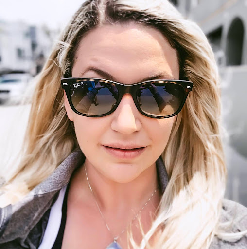 Jennifer Pavone Photo 10