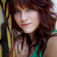 Debbie Pelt Photo 11