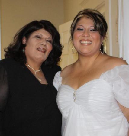 Valerie Lopez Photo 8