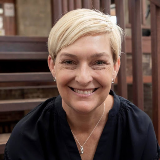 Sara Howard Photo 20