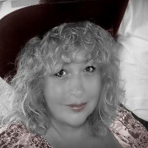 Laura Villarreal Photo 36