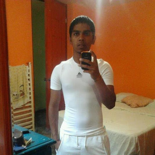 Victor Escobar Photo 31