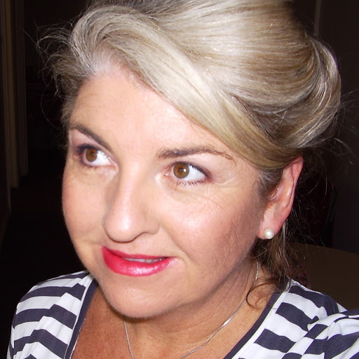 Jenny Howell Photo 19