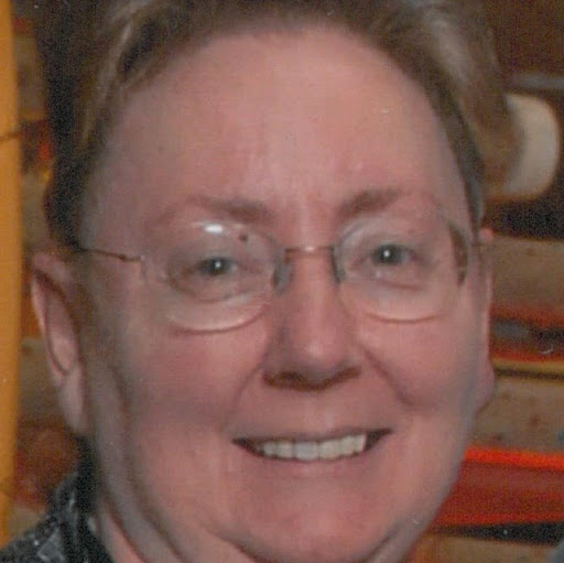 Linda Rowan Photo 31