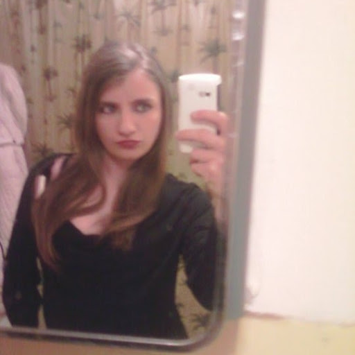 Allison Reynolds Photo 27