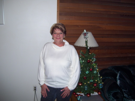Linda Gould Photo 33