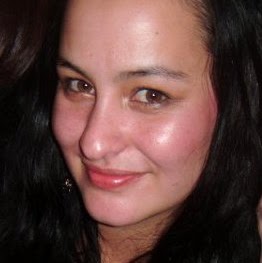 Shannon Hughes Photo 40