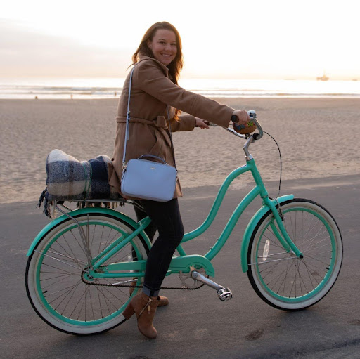 Allison Fischer Photo 40