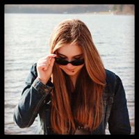 Emily Zimmer Photo 8