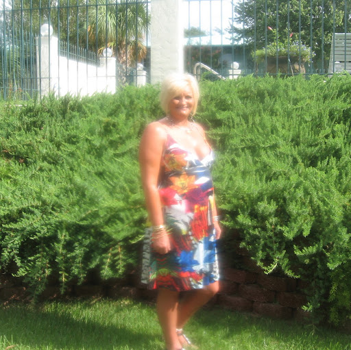 Joan Hughes Photo 6