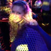 Michelle Ries Photo 34