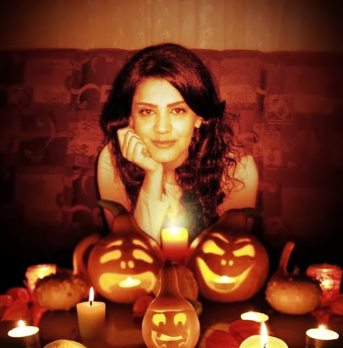Sara Esfandiari Photo 9
