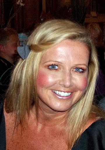 Suzanne Riley Photo 15