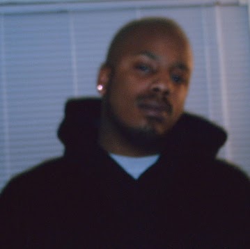 Raymond Lowery Photo 25