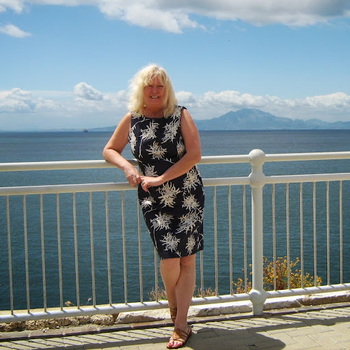 Anne Barber Photo 32
