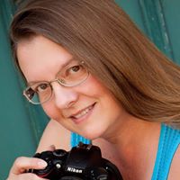 Elizabeth Lay Photo 34