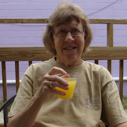 Lynn Robinson Photo 26