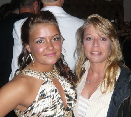 Jennifer Sanders Photo 25