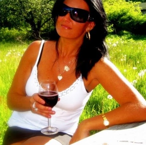 Katrina Walker Photo 28