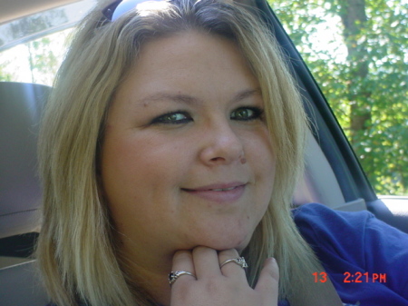 Sarah Ramey Photo 39
