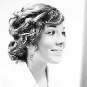 Elizabeth Simmons Photo 36