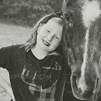 Erin Hobbs Photo 35