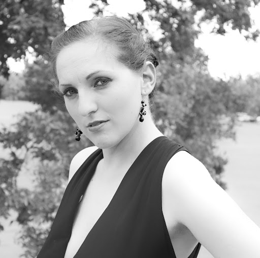 Stephanie Wenzel Photo 15
