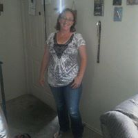 Emily Clements Photo 35