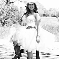 Jamie Garza Photo 28