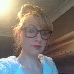 Lindsey Womble Photo 2